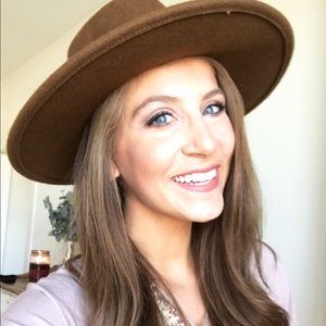 Meet your Posher, Bailey